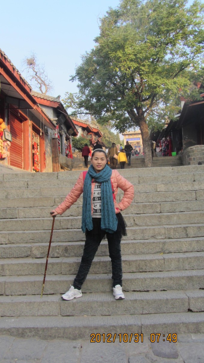 游记开始前,先说明几点。 1、这是5年前的一次旅行了,所描述的可能跟现在的情况有一些出入,之所以现在才补上,游记末尾会提到的。 2、每个景点的段落,前面是景点简介,后面是游记,可根据需要选看; 3、都是先图后文,文字对应的是上面的照片。 4、由于原始照片大多找不到了,很多图片像素不够,不是很清晰,多多包涵啊。