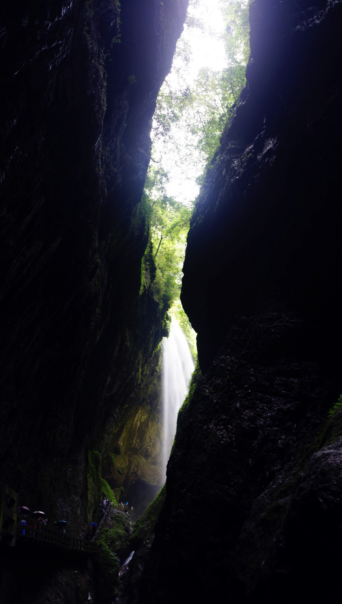 武隆龙水峡地缝        