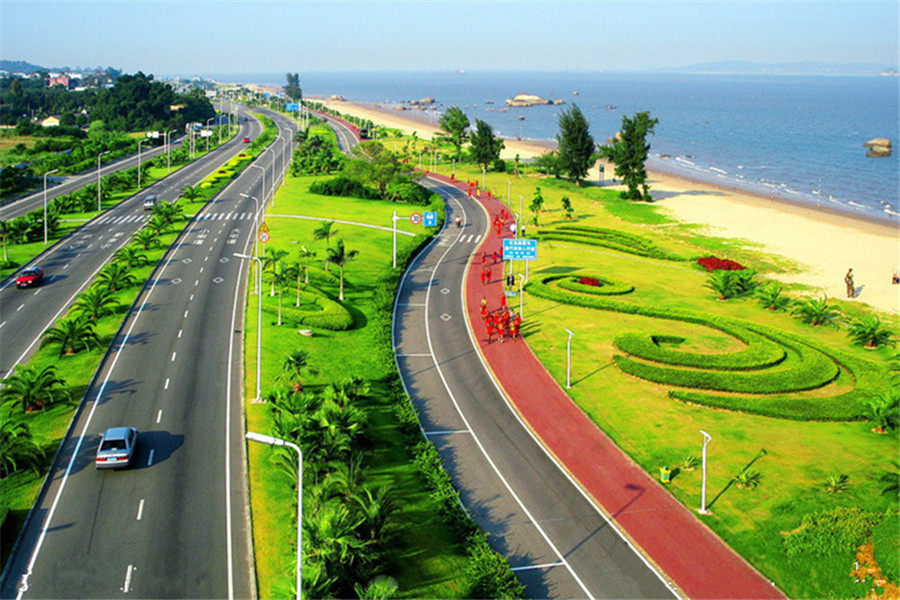 美丽厦门的黄金海岸——环岛路,欣赏由大海,沙滩,阳光组成的自然风光