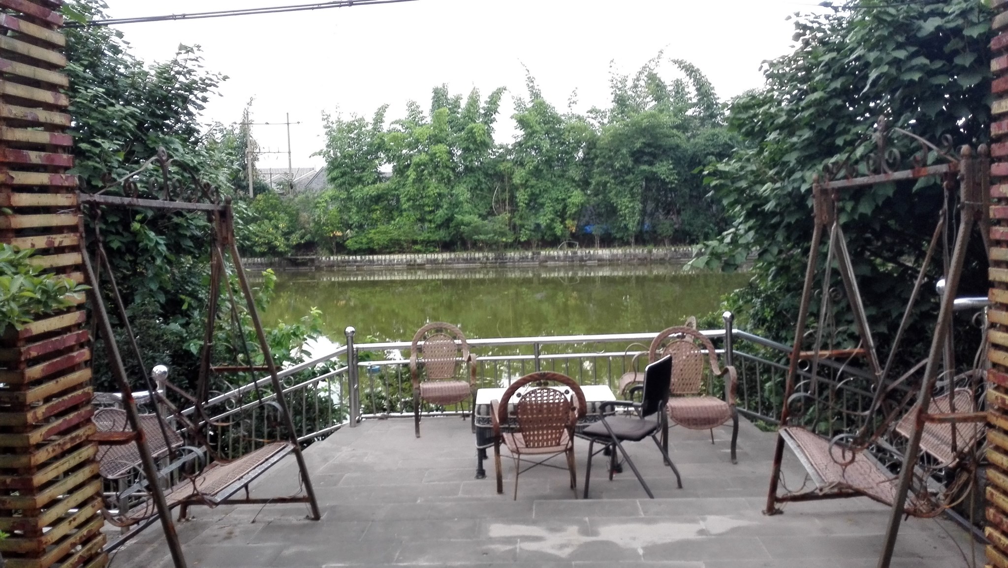 青山红房绿水猜成语_青山绿水图片