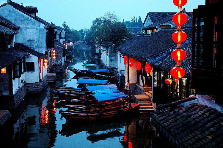 上海/苏州出发 周庄水乡古镇品质一日游 含周庄门票,环镇水上游 赠送