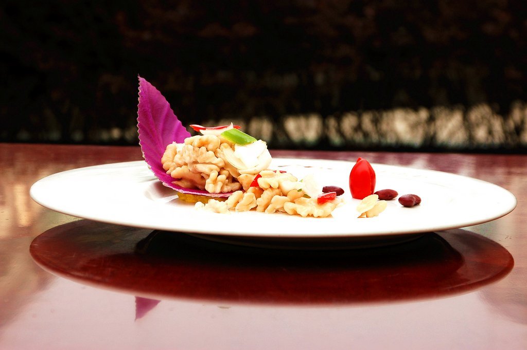 华西村人均收入_西安粤珍轩人均消费(2)