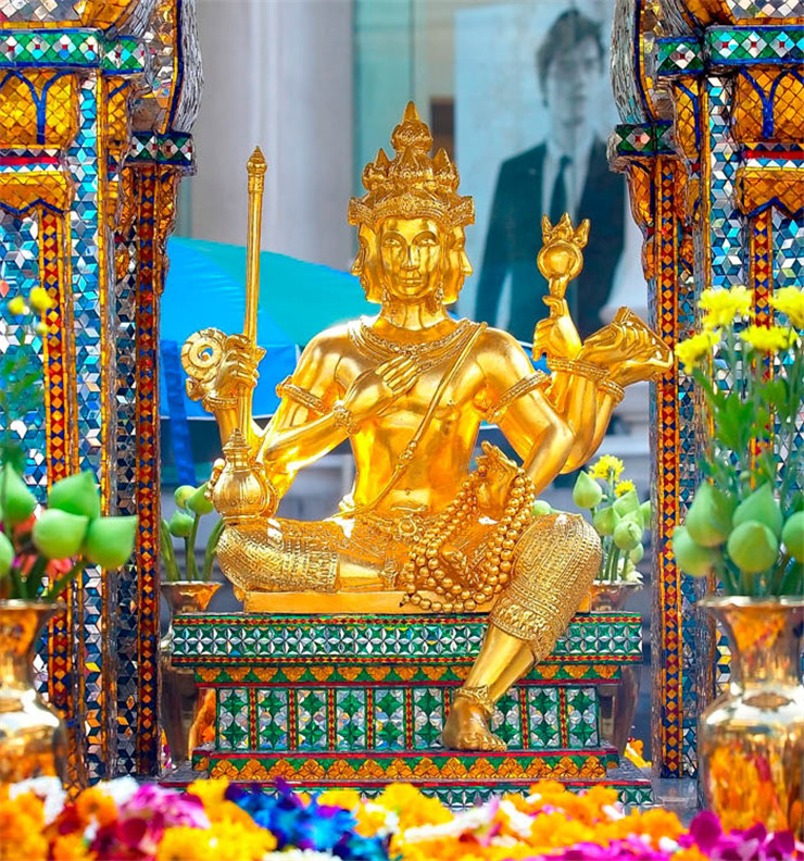曼谷·拜神 | 解密神的十字路口 『四面神』『泰国最美星巴克』『爱神