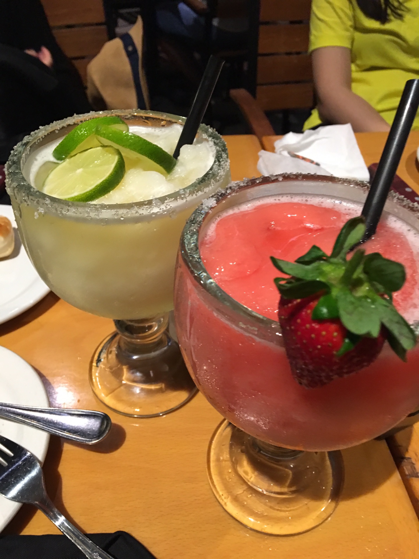 为了跳伞去迪拜!