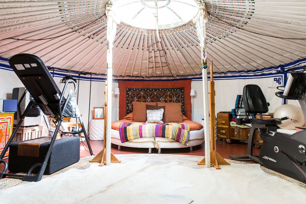mongolian yurt! in la? what?