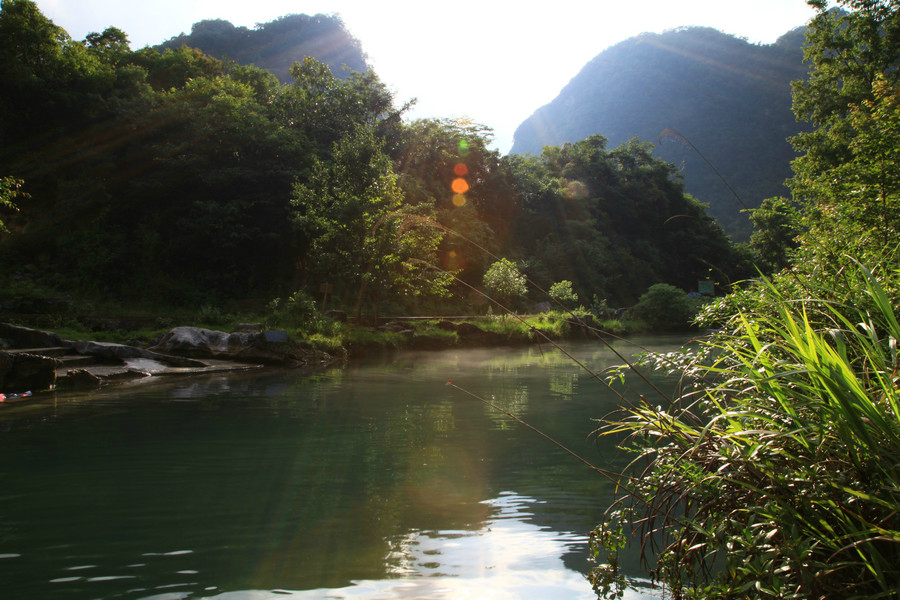 荔波县有多少人口_荔波至王蒙公路沿线的移民新村 梦柳布依族小镇(2)