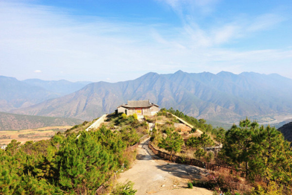 云南旅游攻略最佳线路香格里拉 wKgB3FGeGrmAfycVAATSfmDTPKc96.jpeg?imageView2%2F2%2Fw%2F600%2Fh%2F600%2Fq%2F90