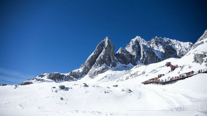 玉龙雪山简介介绍 wKgB6lTMSpqAXQ4LAADK3KoyKhw08.jpeg?imageView2%2F2%2Fw%2F680%2Fq%2F90