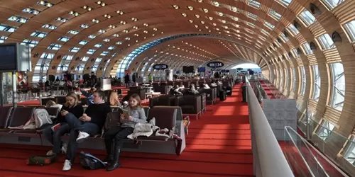 飞机场是不是都有免税店 wKgBs1Y_WACAD6kSAACmHS36eAQ26.jpeg?imageView2%2F2%2Fw%2F680%2Fq%2F90