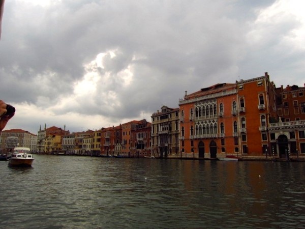 自由的意大利 wKgBs1b2mFCAaBMBAAHdi4AXkK460.jpeg?imageView2%2F2%2Fw%2F600%2Fq%2F90